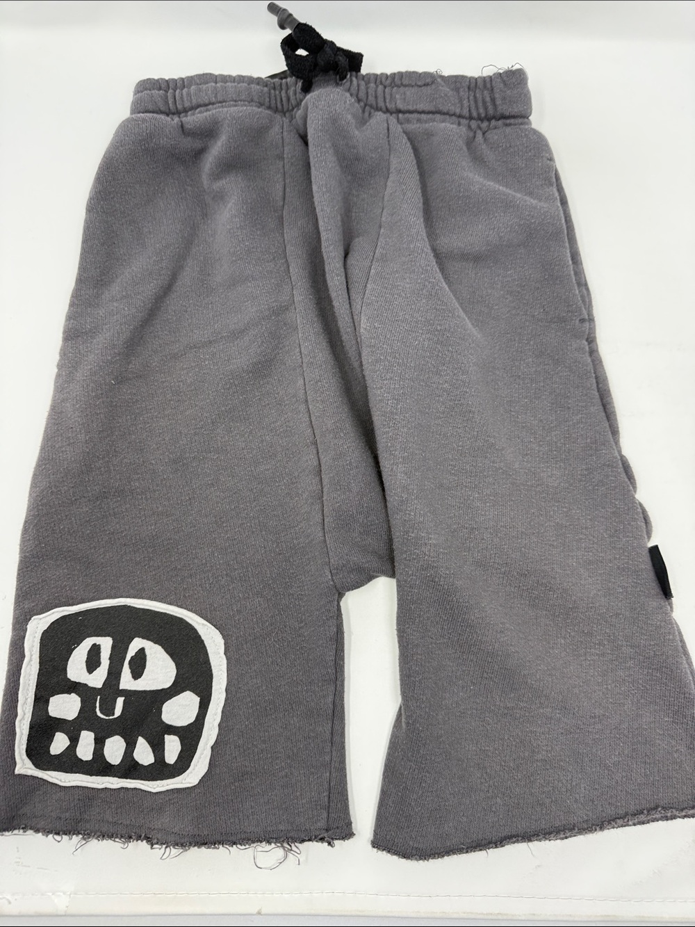 Nununu Kids Gray Sweat Shorts with pockets Size 8-9